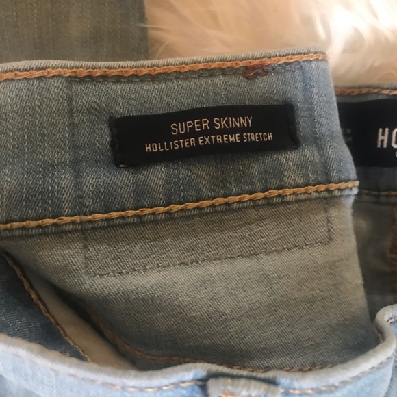 Hollister Distressed Skinny Jeans - Picture 11 of 12